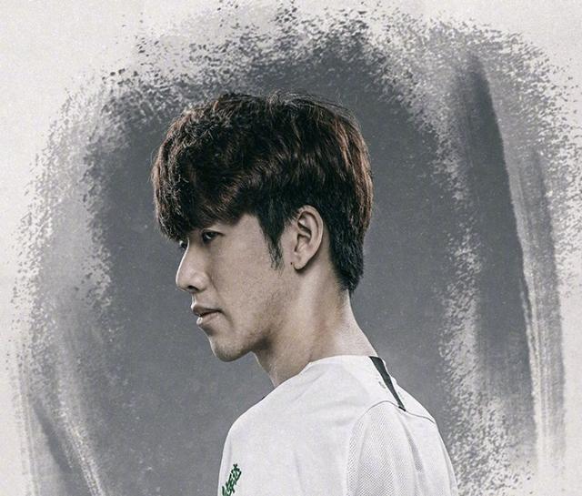 而张帅则不 而张帅则不